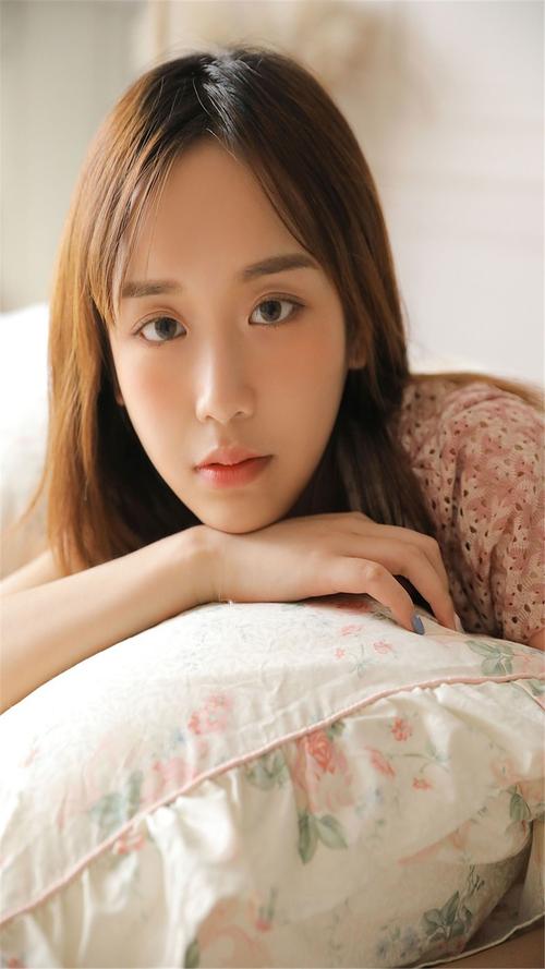 两个美女的胸互吃互摸互揉