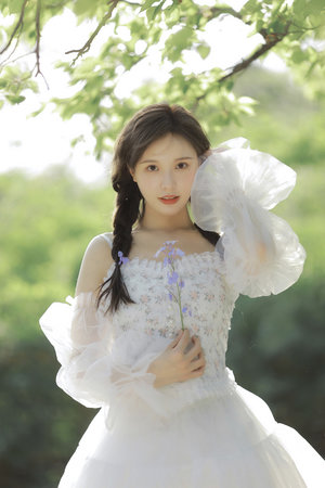 偷拍粉嫩25位美女厕所图片