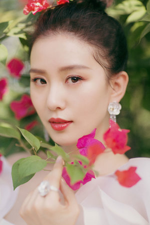 刚生完奶水做爰视频