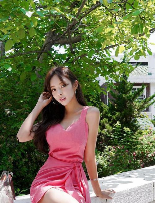 一村之长之贵妇还乡