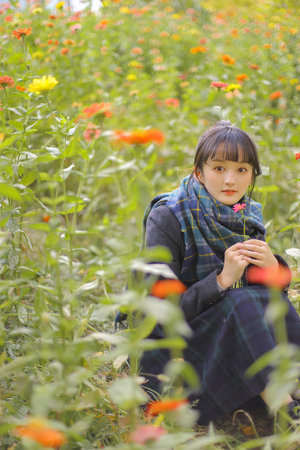 美女全身不穿衣服