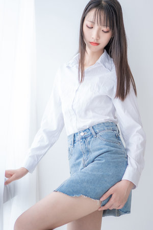 娜美被扒开腿做同人漫画