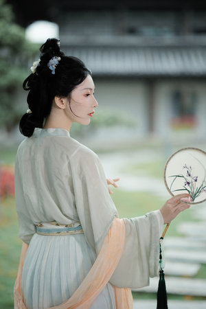 篠田优电梯故障2香汗淋漓