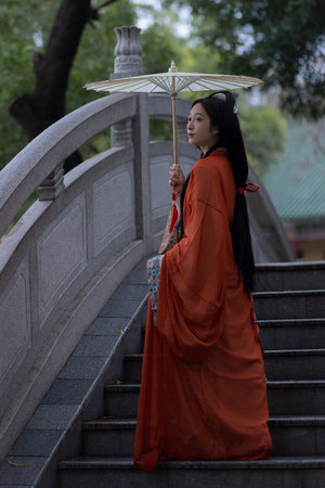 美女吃男生的肌