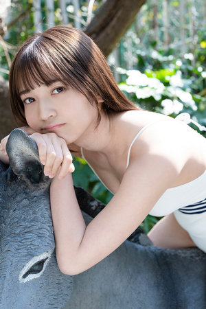 美女光屁股没裤衩正面