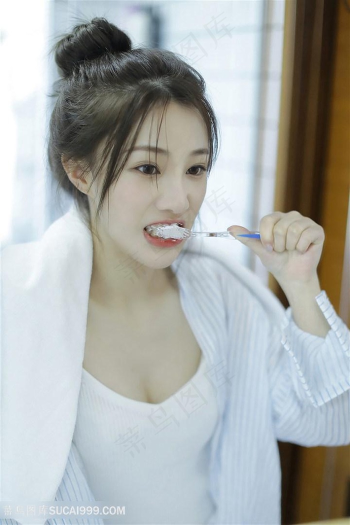 刮伦人妇A片国产