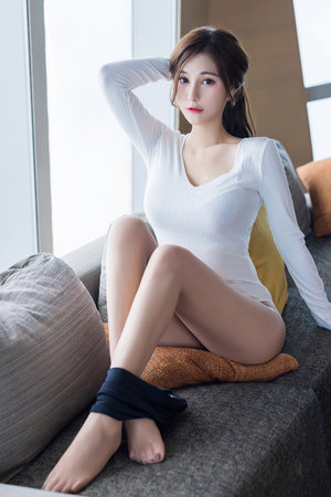 亚洲欧美国产制服日本一区二区